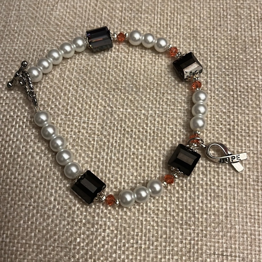 Faux Pearl Swarovski crystal bracelet hope charm - Picture 4 of 4